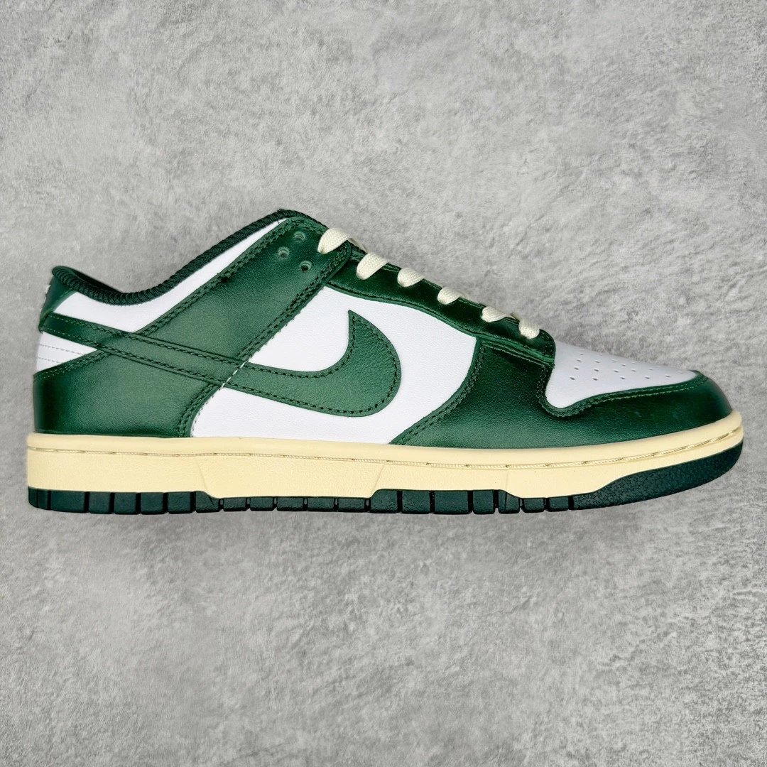 Nike Sneakers Dunk Low Retro — white green oxidation