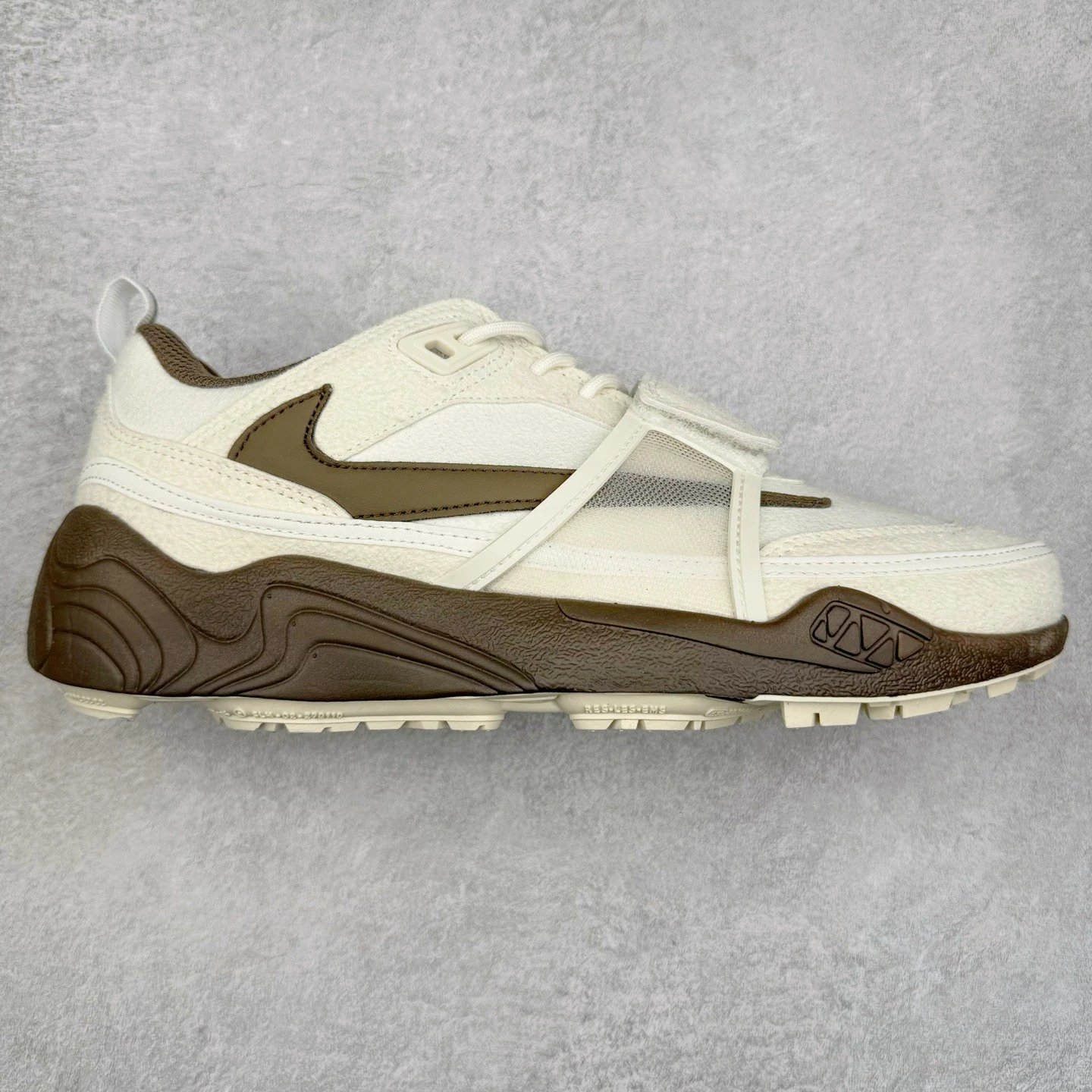 Nike Sneakers Shark-A-Don — Olive green