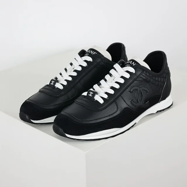 Chanel Sneakers Low-Top Double-C Logo product detail image 29