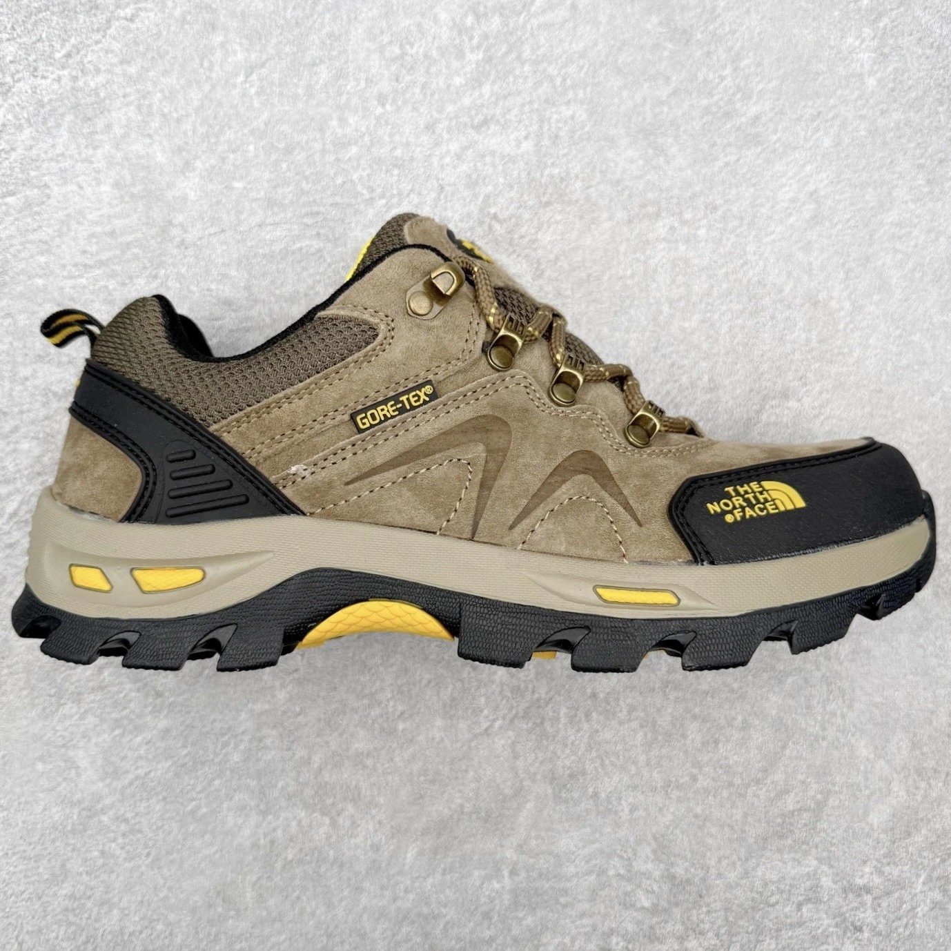 The North Face Sneakers Low-Top Mesh Hiking with Lug Sole — Brown