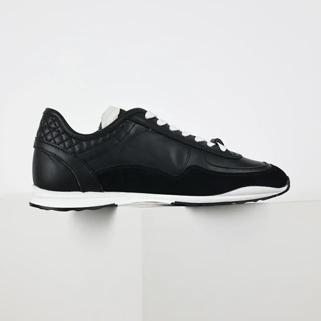 Chanel Sneakers Low-Top Double-C Logo product detail image 34