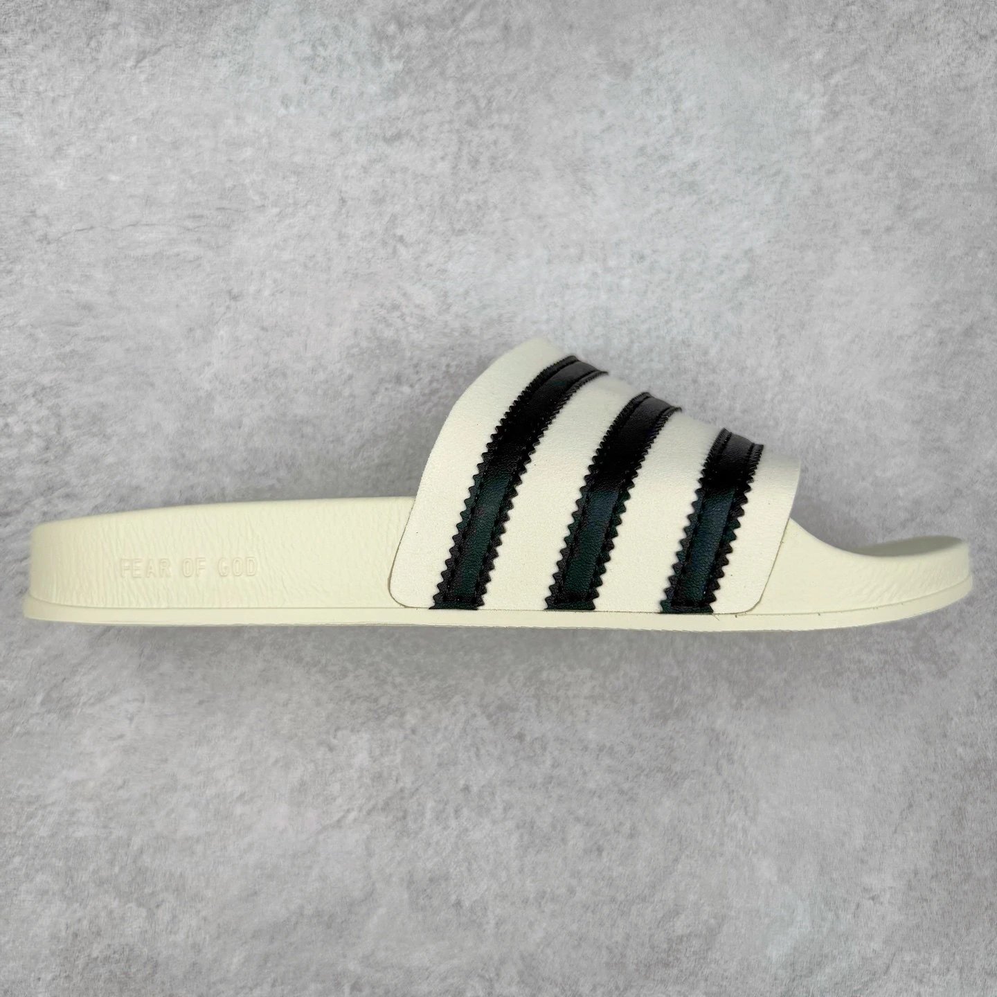 Fear of God Slippers Three-Stripe Slide — white