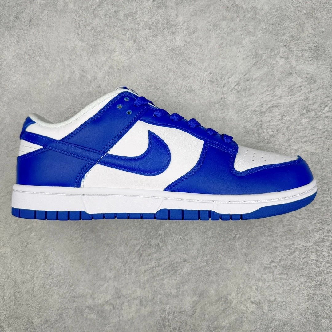 Nike Sneakers Dunk Low Retro — White and blue
