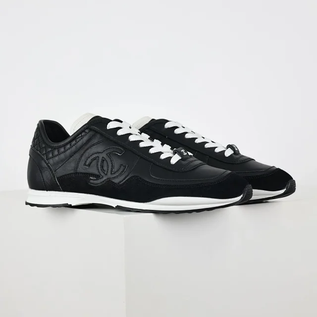 Chanel Sneakers Low-Top Double-C Logo product detail image 30