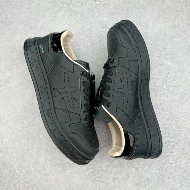 QUINN Sneakers Low-top lace-up with embossed graphic sole product detail image 12