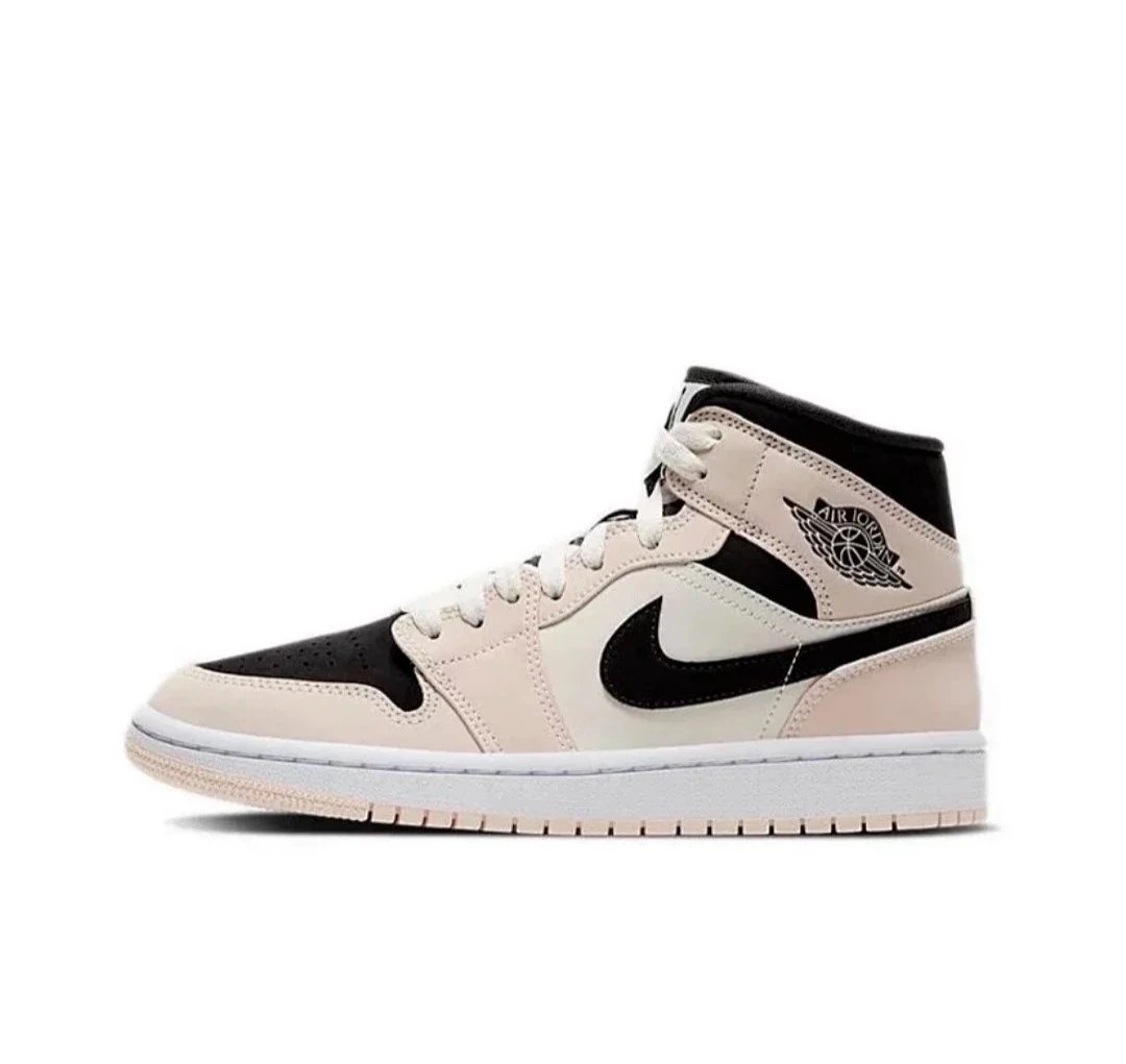 Nike Sneakers Air Jordan 1 Mid — Milk tea
