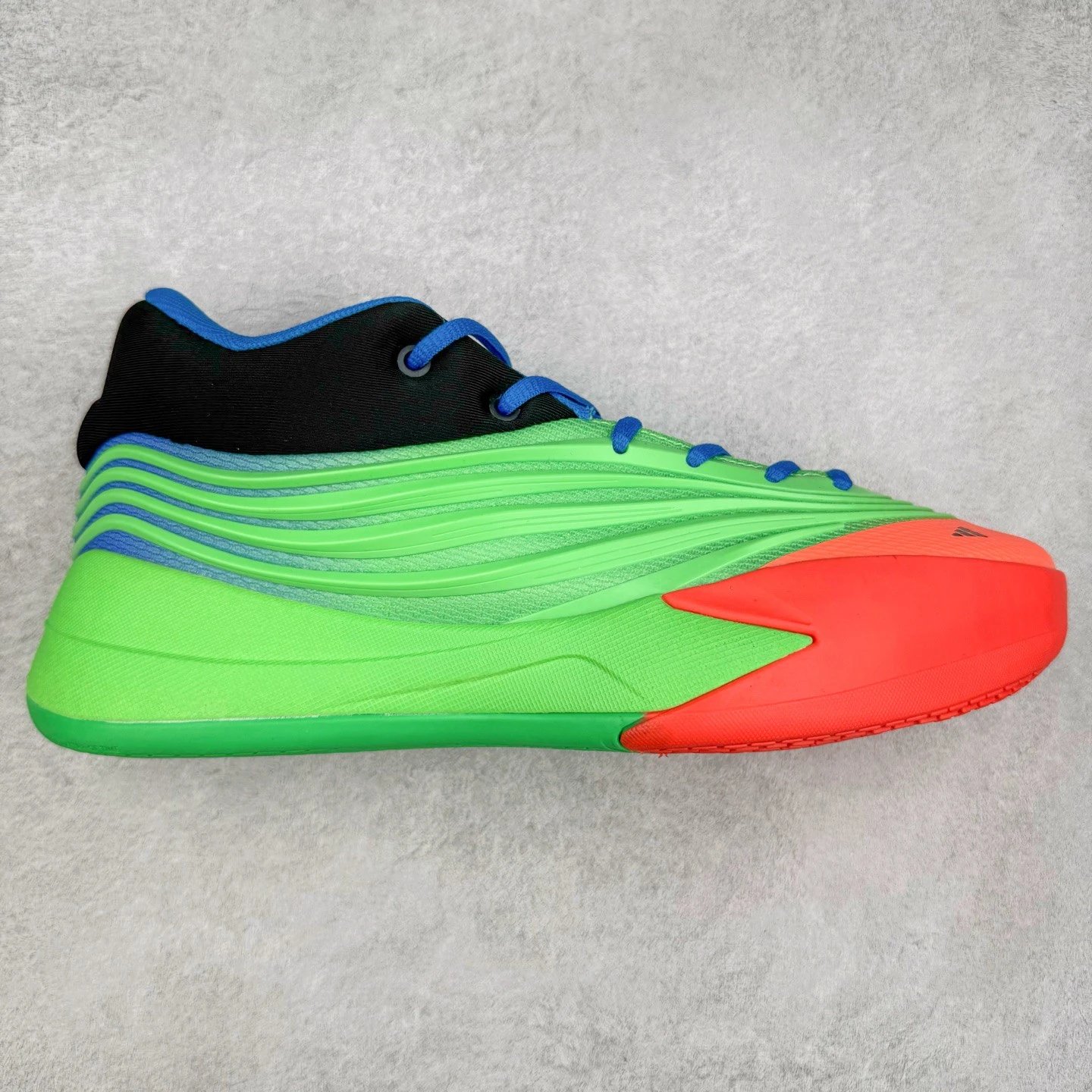Adidas Sneakers Dame 10 Basketball Shoes — Green, black, and red