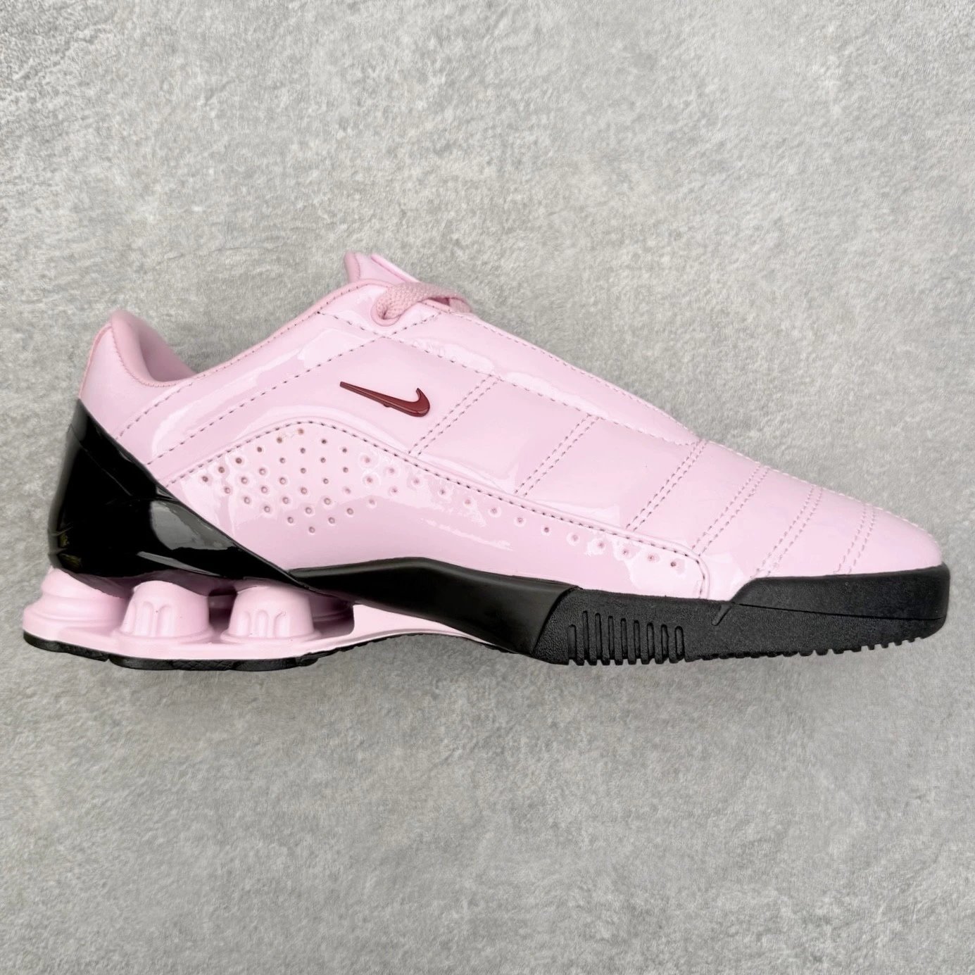 Nike Sneakers Low-top with column-cushioned heel — Pink