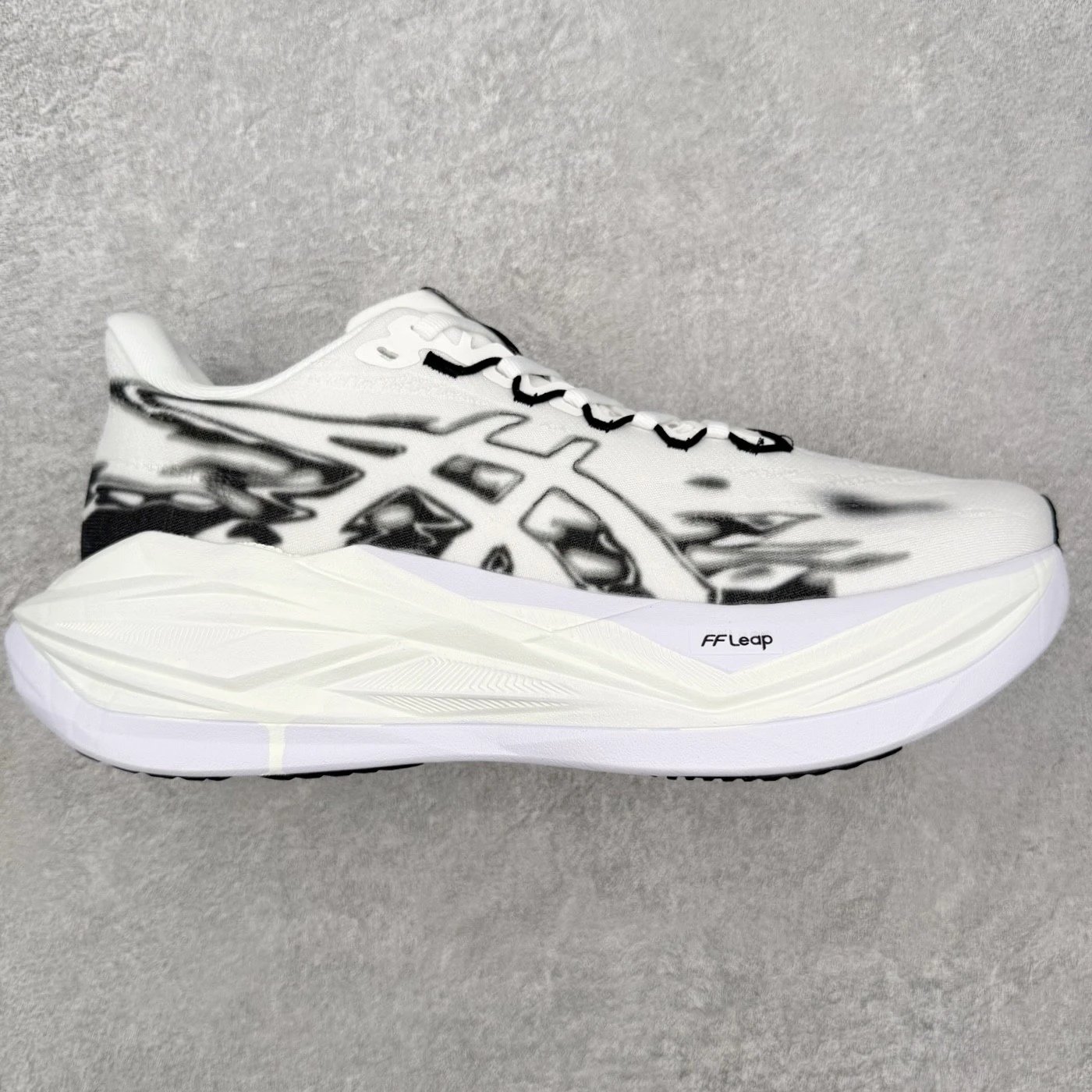 ASICS Sneakers SUPERBLAST 3 — Black and white