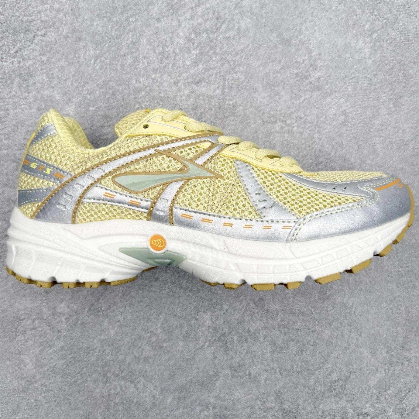 Brooks Sneakers Adrenaline GTS 10 — Yellow Silver