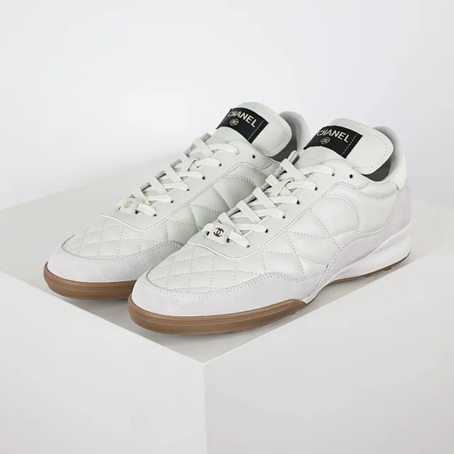 Chanel Sneakers Low-Top Double-C Logo product detail image 20