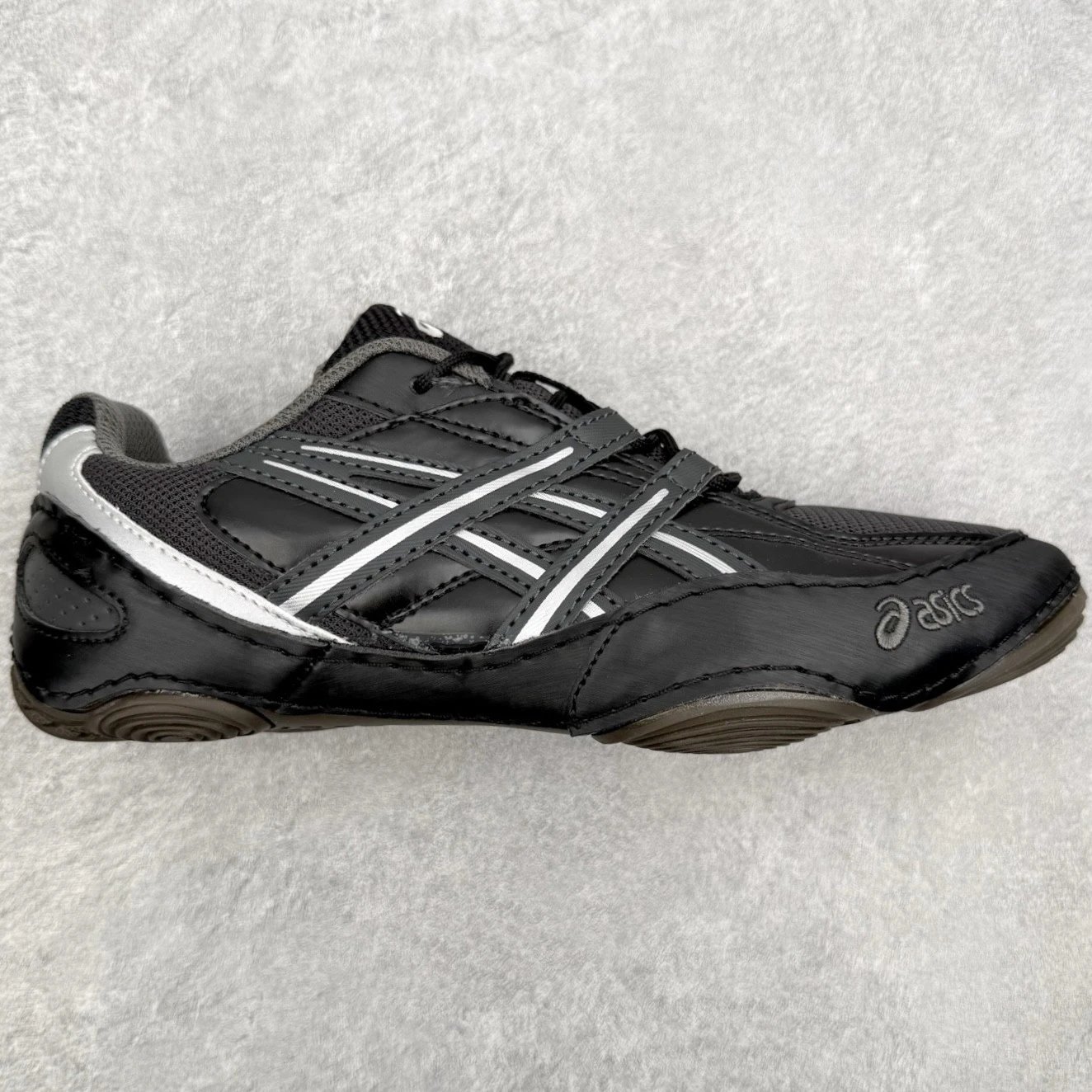 ASICS Sneakers Low-top thin-soled lace-up — Black