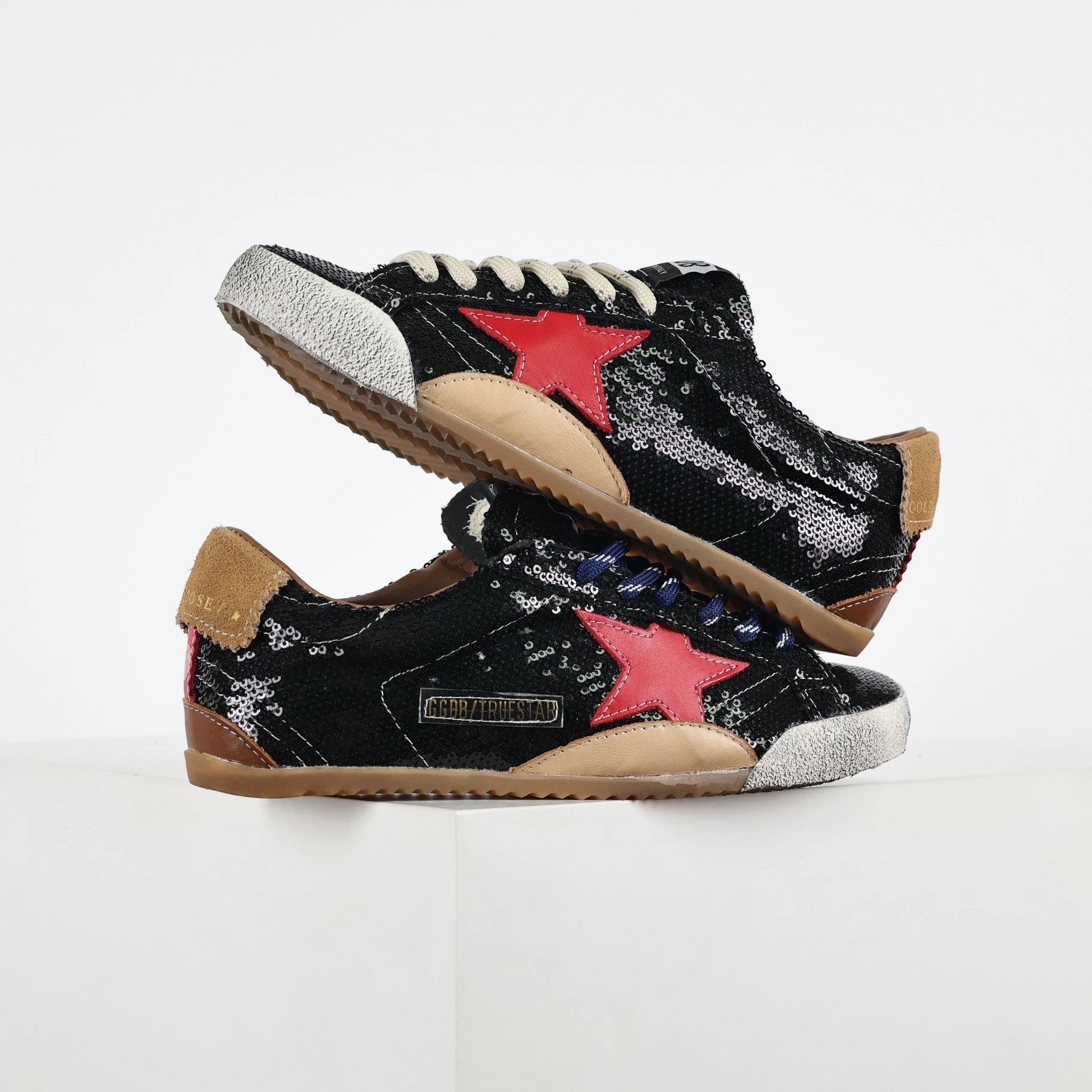 Golden Goose Sneakers True Star low-top star-appliqué — Black glitter