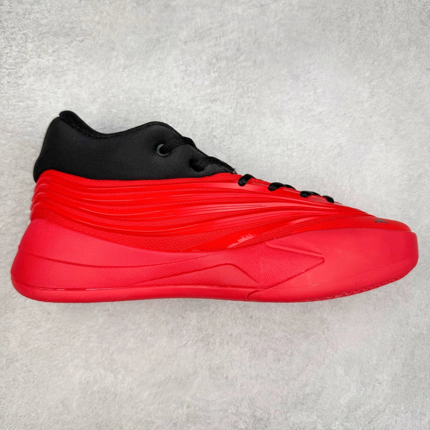 Adidas Sneakers Dame 10 Basketball Shoes — Red and black