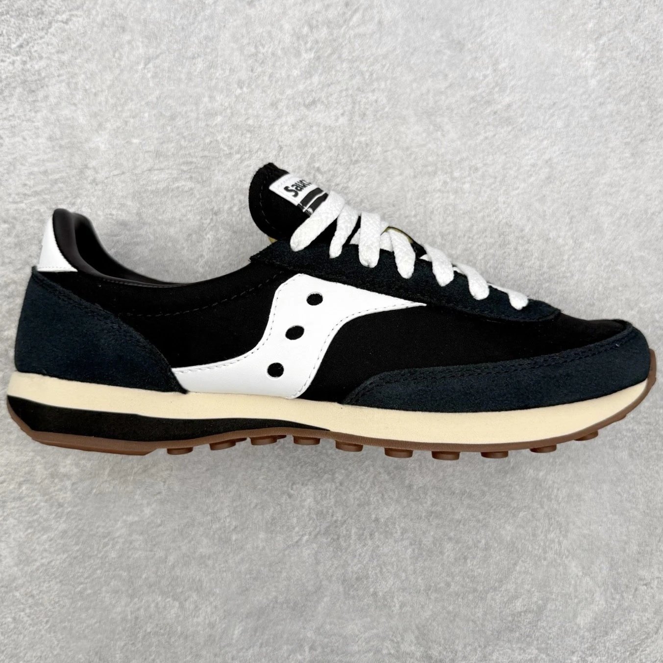 Saucony Sneakers Low-top retro lace-up — Black and white