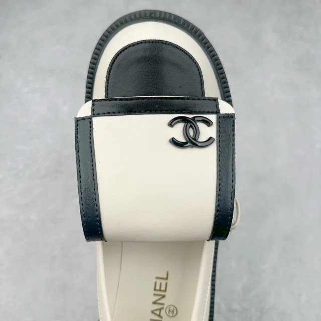 Chanel High Heels Platform Buckle Loafers product detail image 4