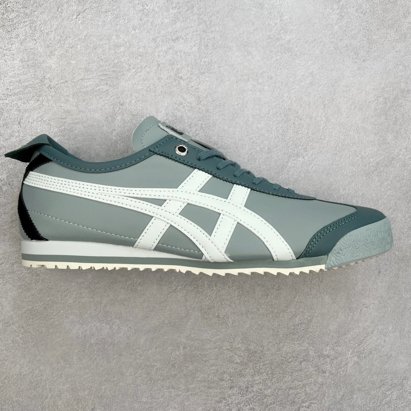 Onitsuka Tiger Sneakers Mexico 66 — Green and white