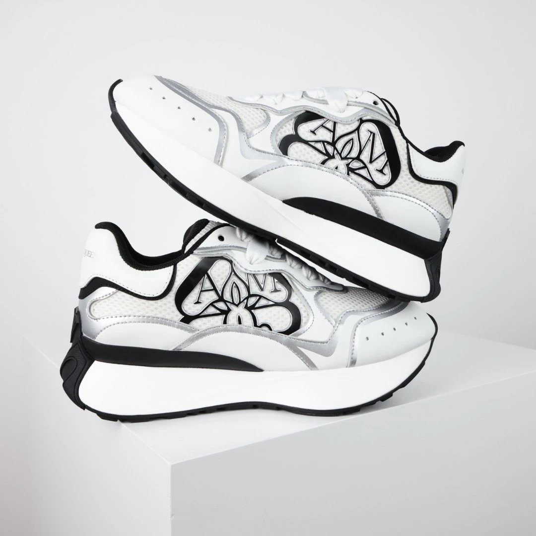 Alexander McQueen Sneakers Sprint Runner — White, black, and silver