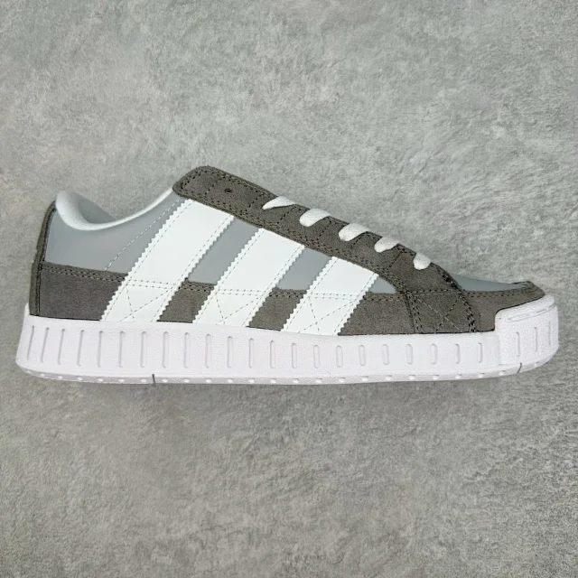 Unbranded Sneakers Low-Top Three-Stripe with Ribbed Sole product detail image 1