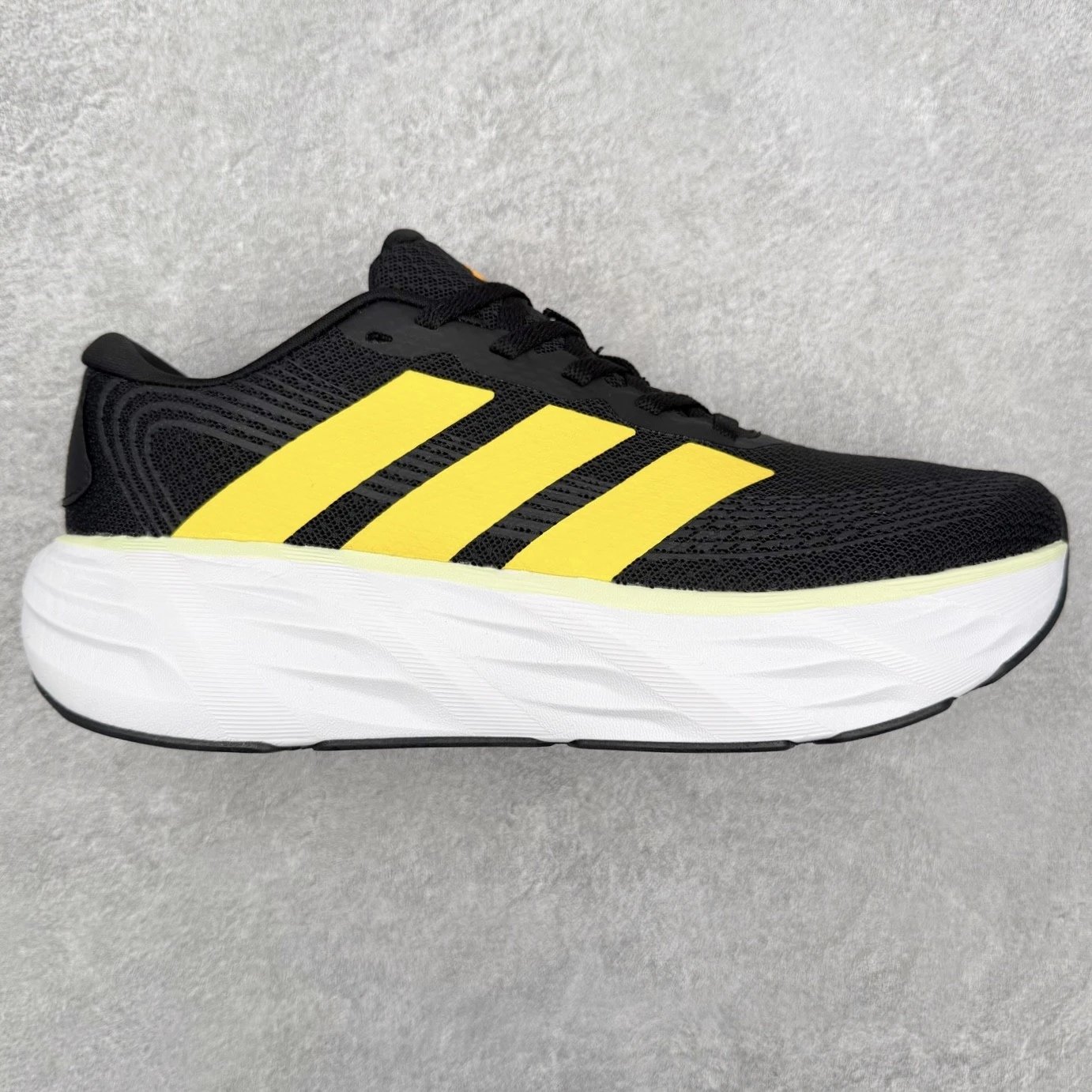 adidas Sneakers Galaxy 8 — Black and yellow