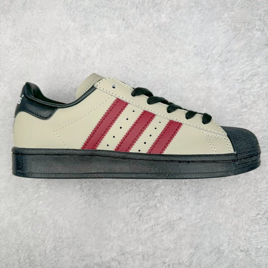 adidas Sneakers Superstar Shell Toe — Black, gray, and red