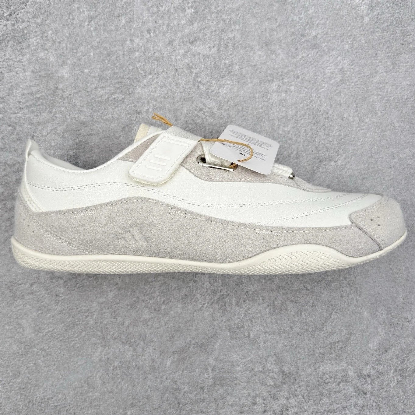 adidas Sneakers Low-Top Hook-and-Loop Suede — Whitewash