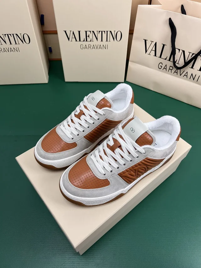 Valentino Garavani Sneakers Low-top VLogo side-panel product detail image 13