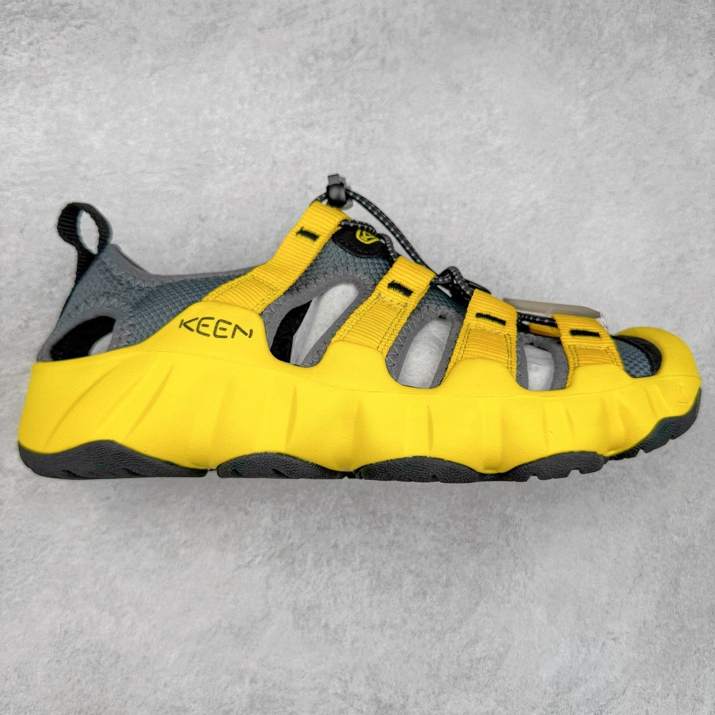 KEEN Sandals Hyperport H2 Closed-Toe Sport — Yellow