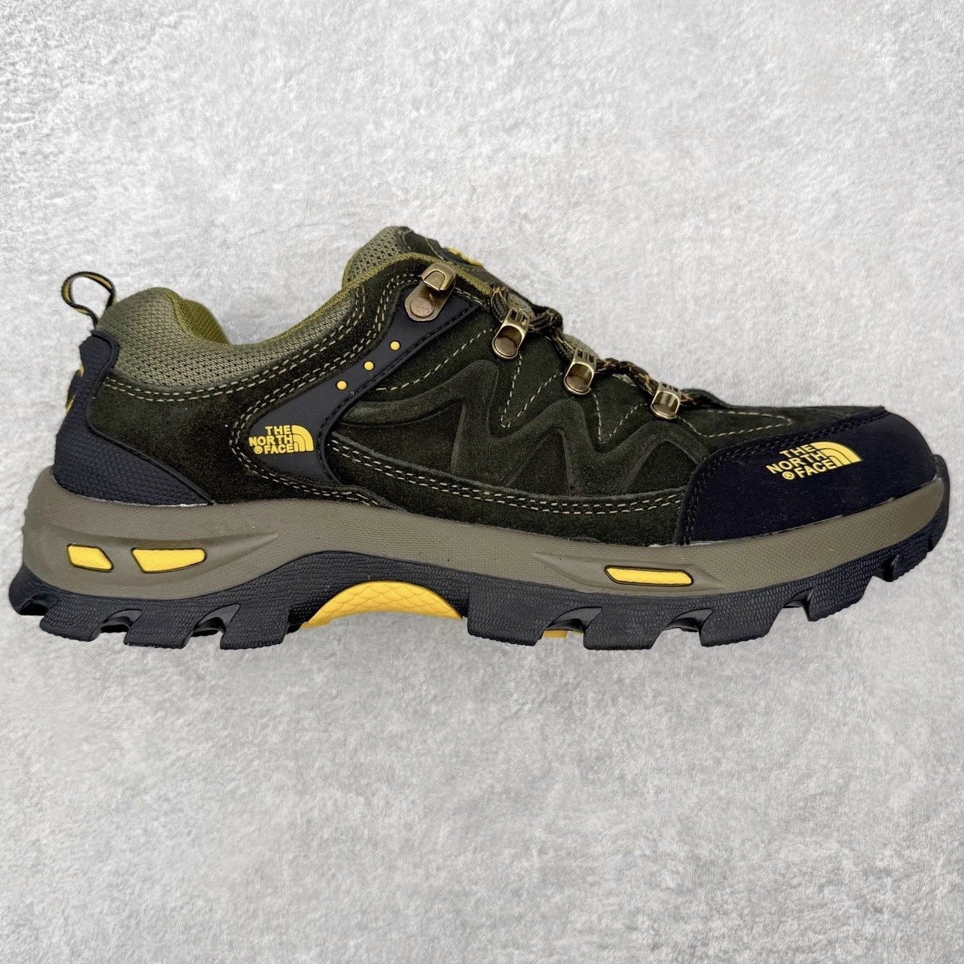 The North Face Sneakers Low-Top Mesh Hiking with Lug Sole — Black and green