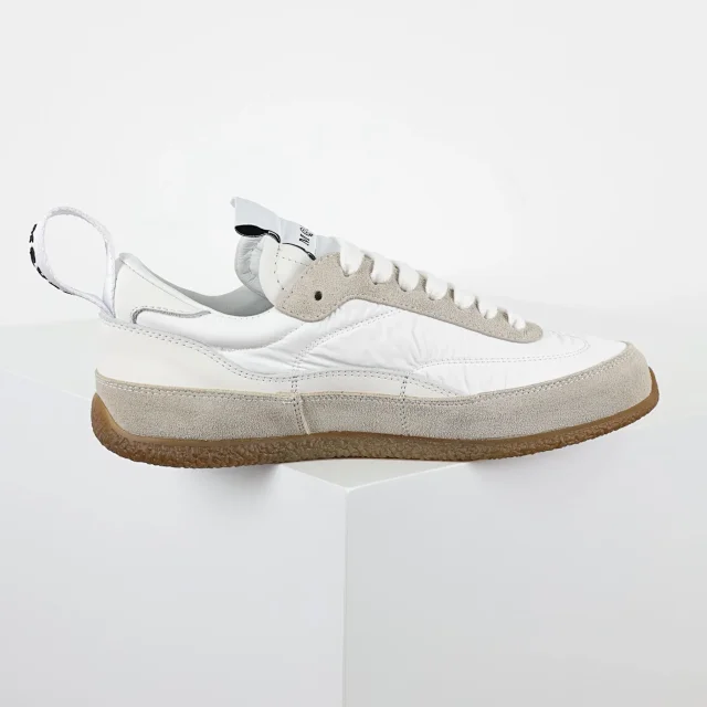 Alexander McQueen Sneakers Low-Top Nylon and Suede with Rear Pull Tabs product detail image 34