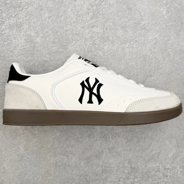 MLB Sneakers Low-Top Lace-Up with New York Yankees Logo product detail image 1
