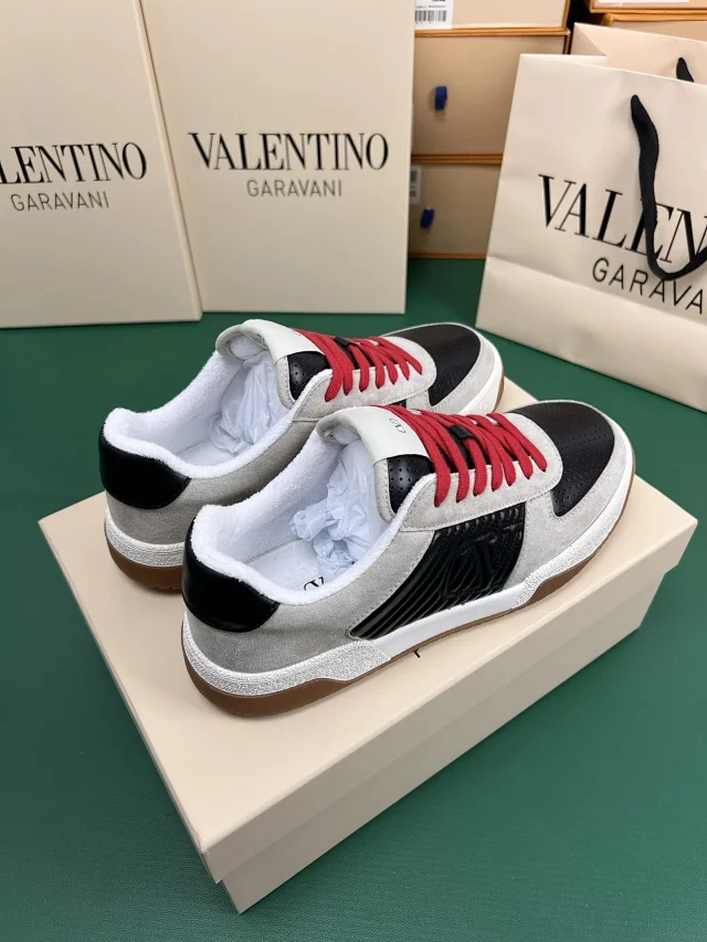 Valentino Garavani Sneakers Low-top VLogo side-panel product detail image 8