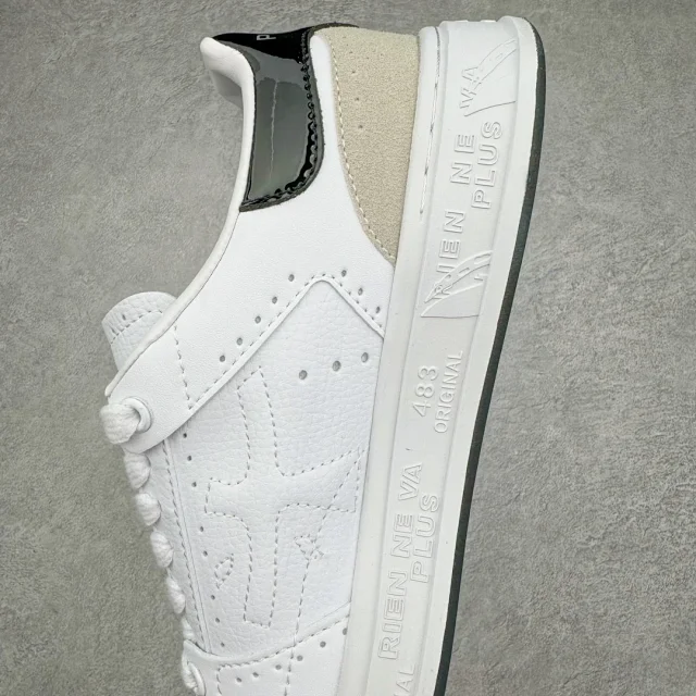 QUINN Sneakers Low-top lace-up with embossed graphic sole product detail image 7