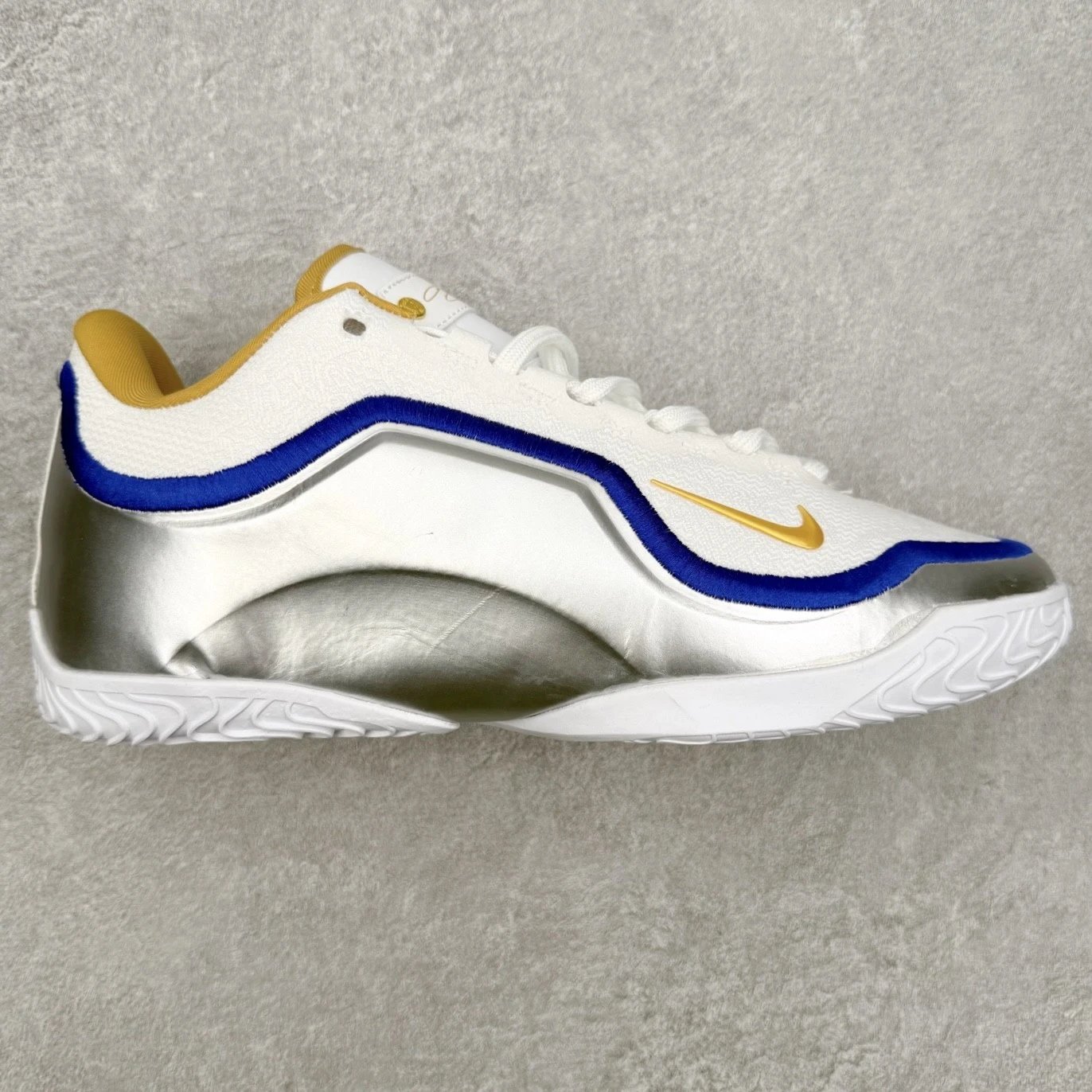 Nike Sneakers LeBron 23 Low-Top Basketball Shoes — Silver