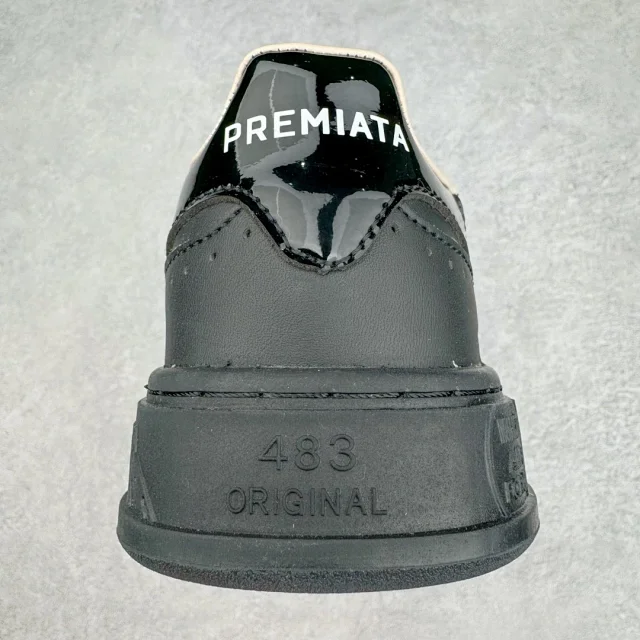 QUINN Sneakers Low-top lace-up with embossed graphic sole product detail image 17