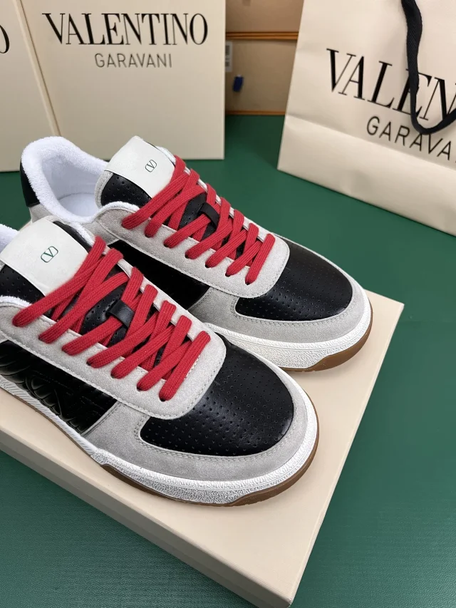 Valentino Garavani Sneakers Low-top VLogo side-panel product detail image 9