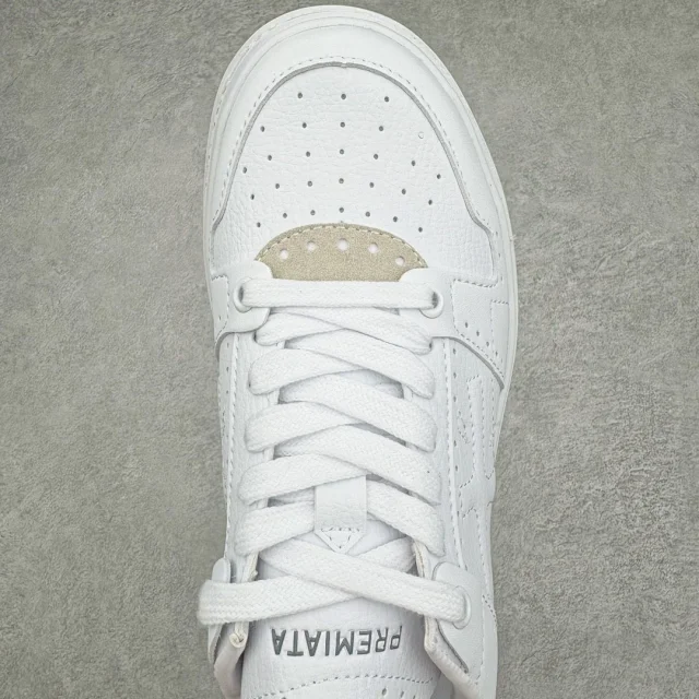 QUINN Sneakers Low-top lace-up with embossed graphic sole product detail image 4
