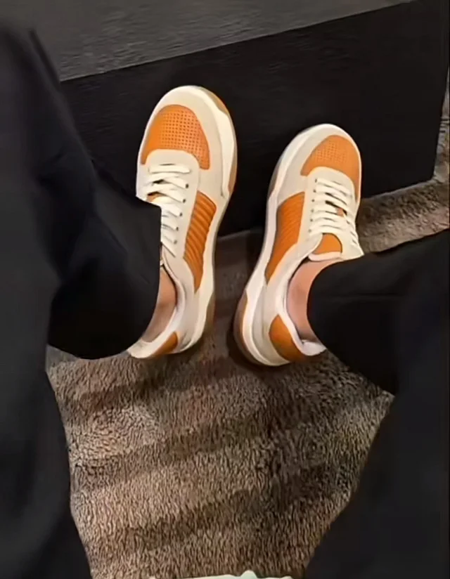 Valentino Garavani Sneakers Low-top VLogo side-panel product detail image 25