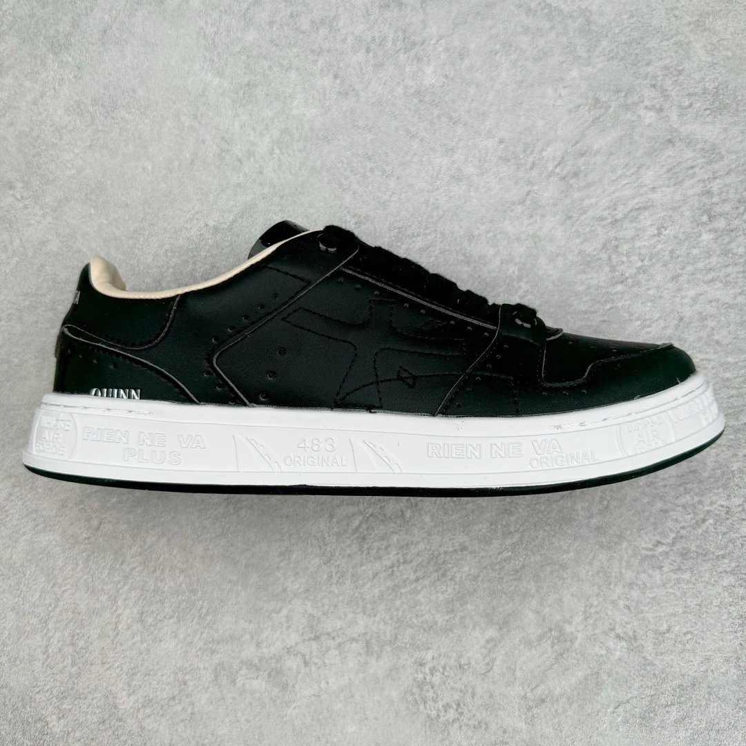 QUINN Sneakers Low-top lace-up with embossed graphic sole — Black and white