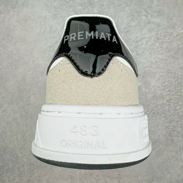 QUINN Sneakers Low-top lace-up with embossed graphic sole product detail image 8
