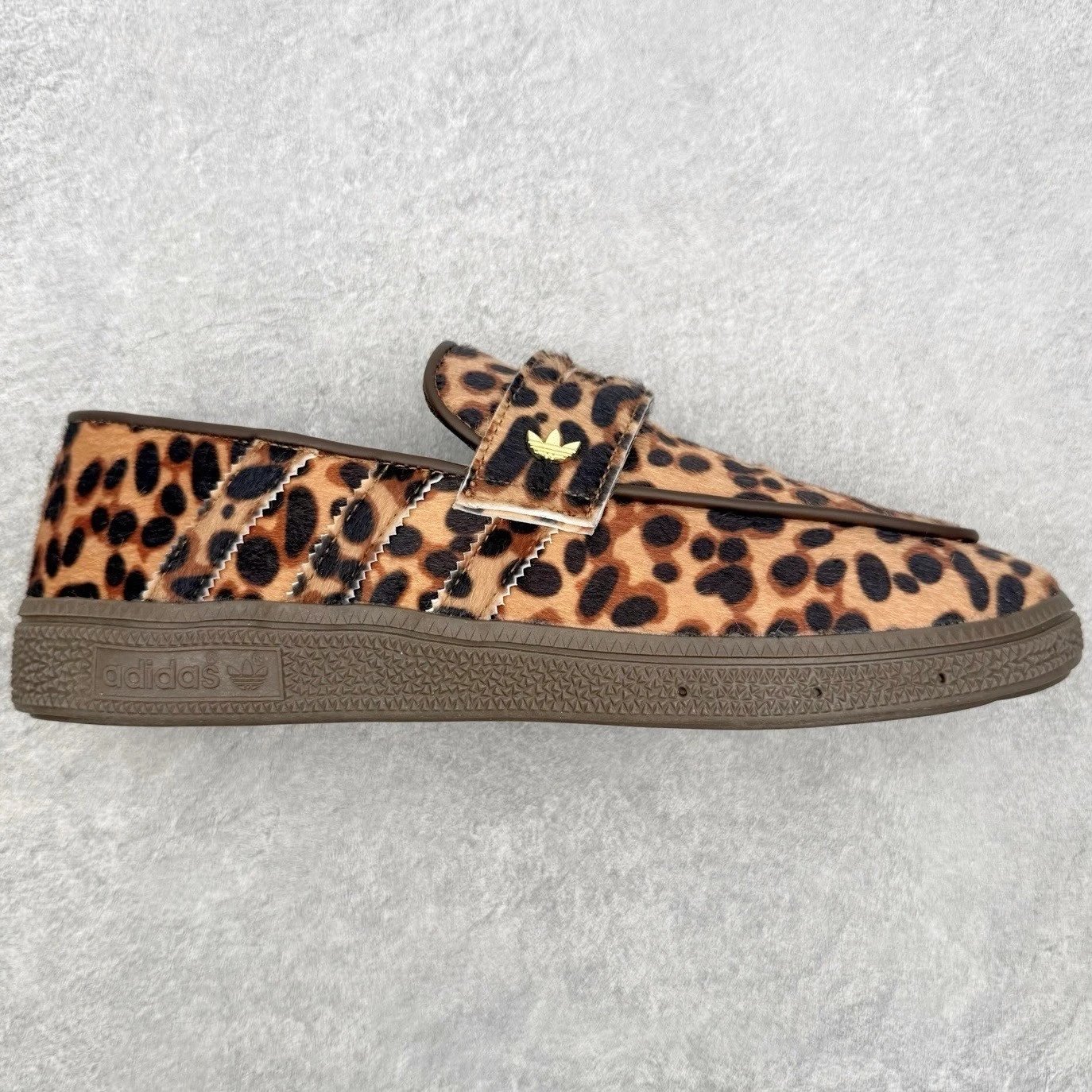 Adidas Sneakers Slip-On Loafers with Three Stripes — Leopard print