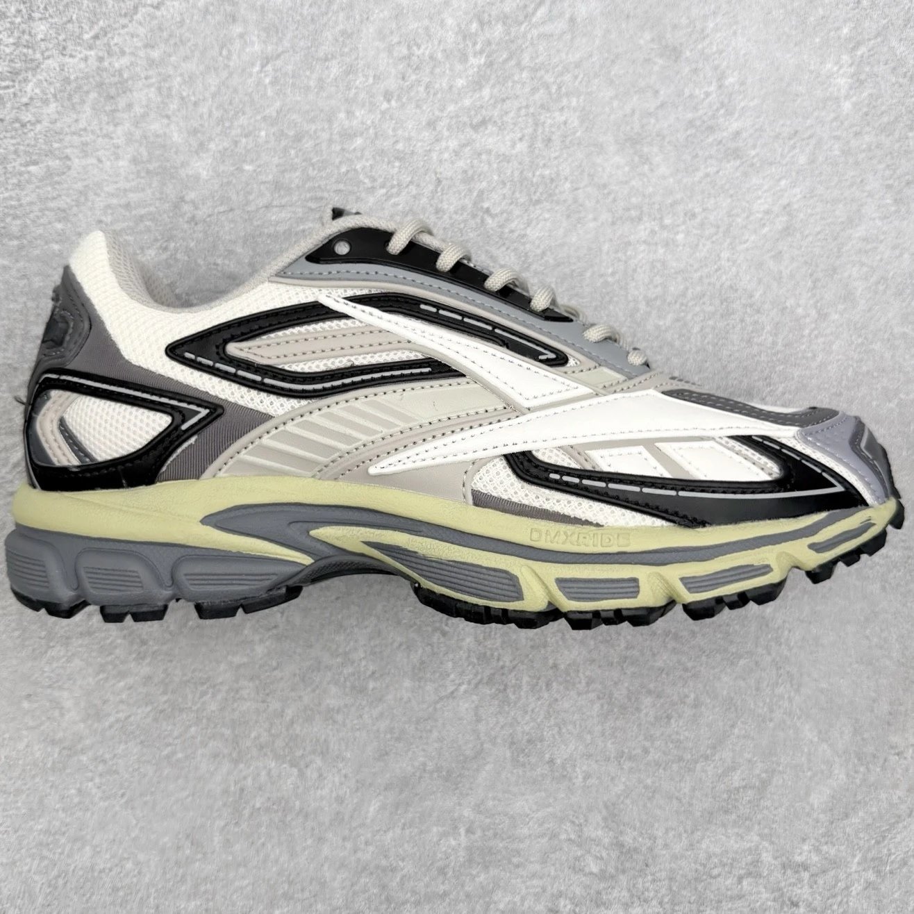 Reebok Sneakers Premier Road Ultra — Brown and white