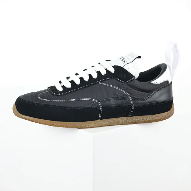 Alexander McQueen Sneakers Low-Top Nylon and Suede with Rear Pull Tabs product detail image 27
