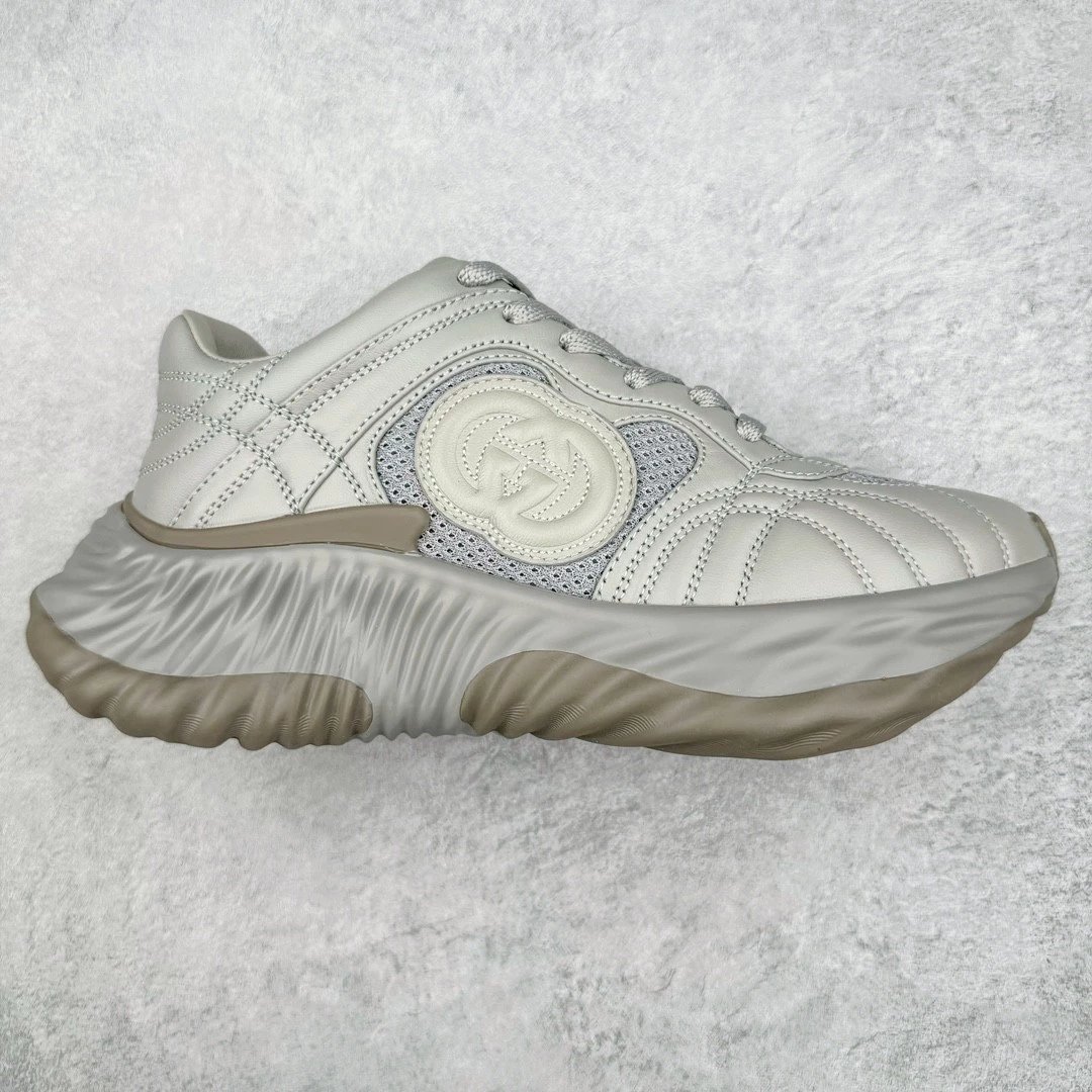 Gucci Sneakers Chunky wave-sole with Interlocking G side logo — gray