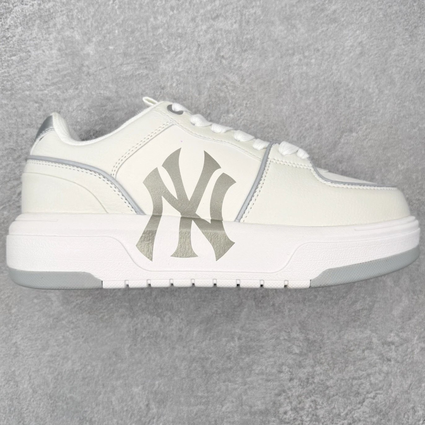 MLB Sneakers Low-Top Platform Baseball-Team Logo — Whitewash