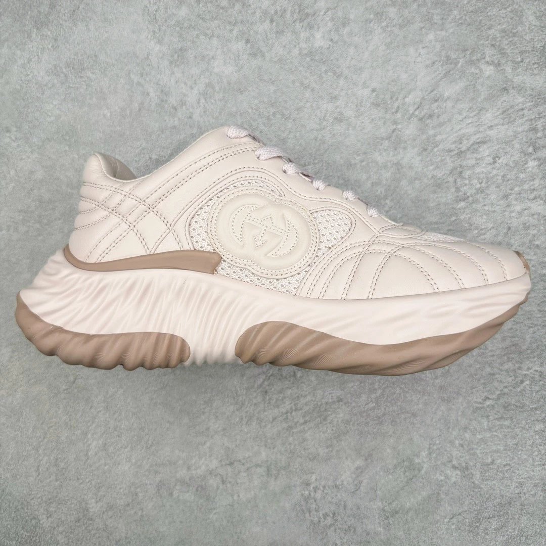 Gucci Sneakers Chunky wave-sole with Interlocking G side logo — Pink