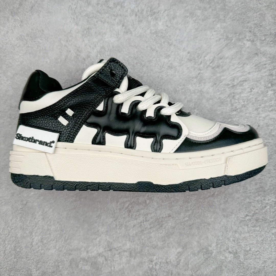 Shootbrand Sneakers Low-Top Wing-Embroidered Platform — Black and white