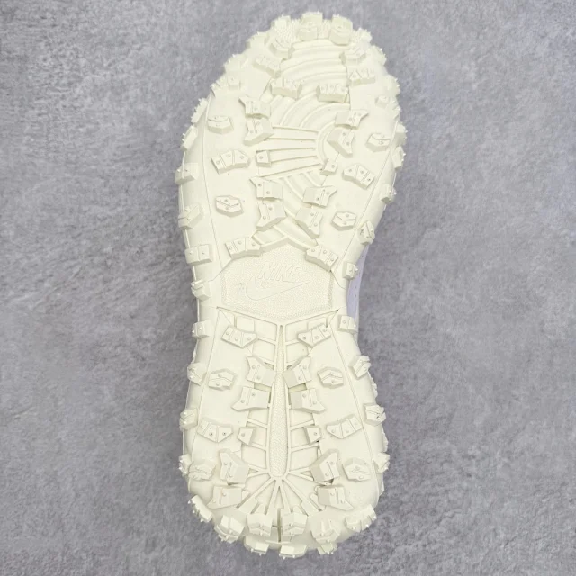 Nike Sneakers Low-Top Trail with Lug Outsole product detail image 36