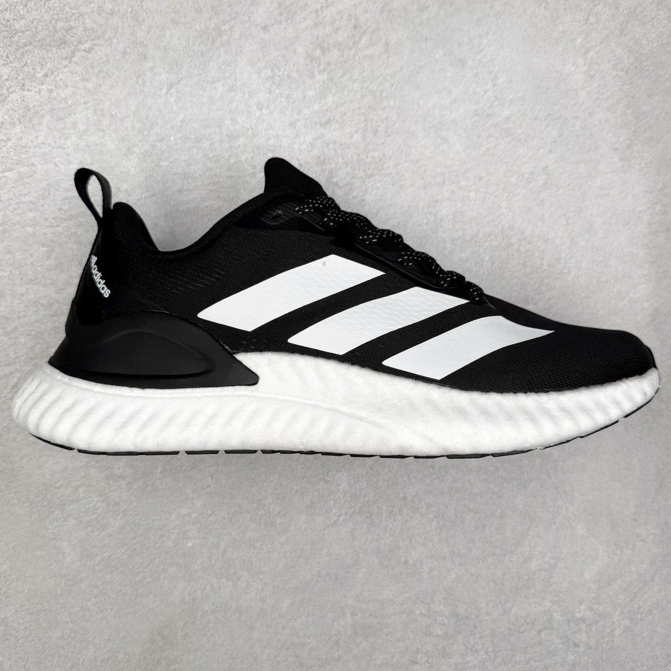 Adidas Sneakers Low-top three-stripe knit with textured foam soles — Black and white