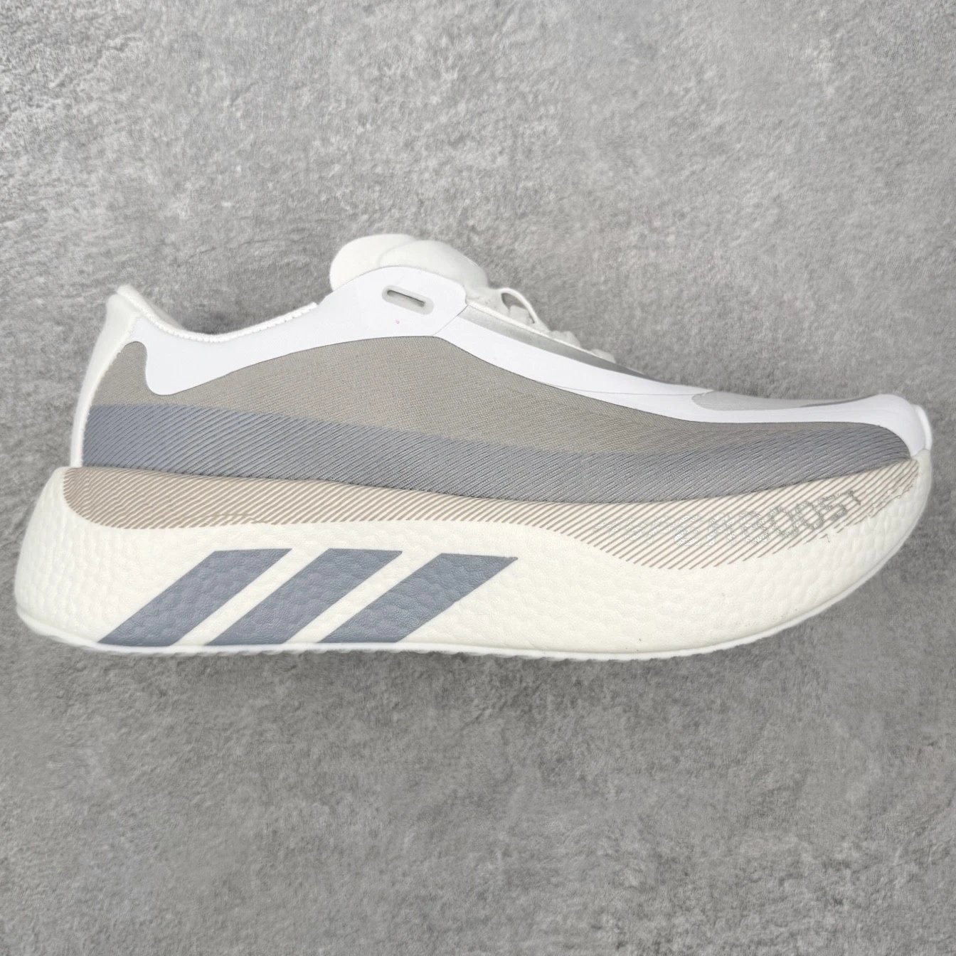 Adidas Sneakers Hyperboost running — Whitewash